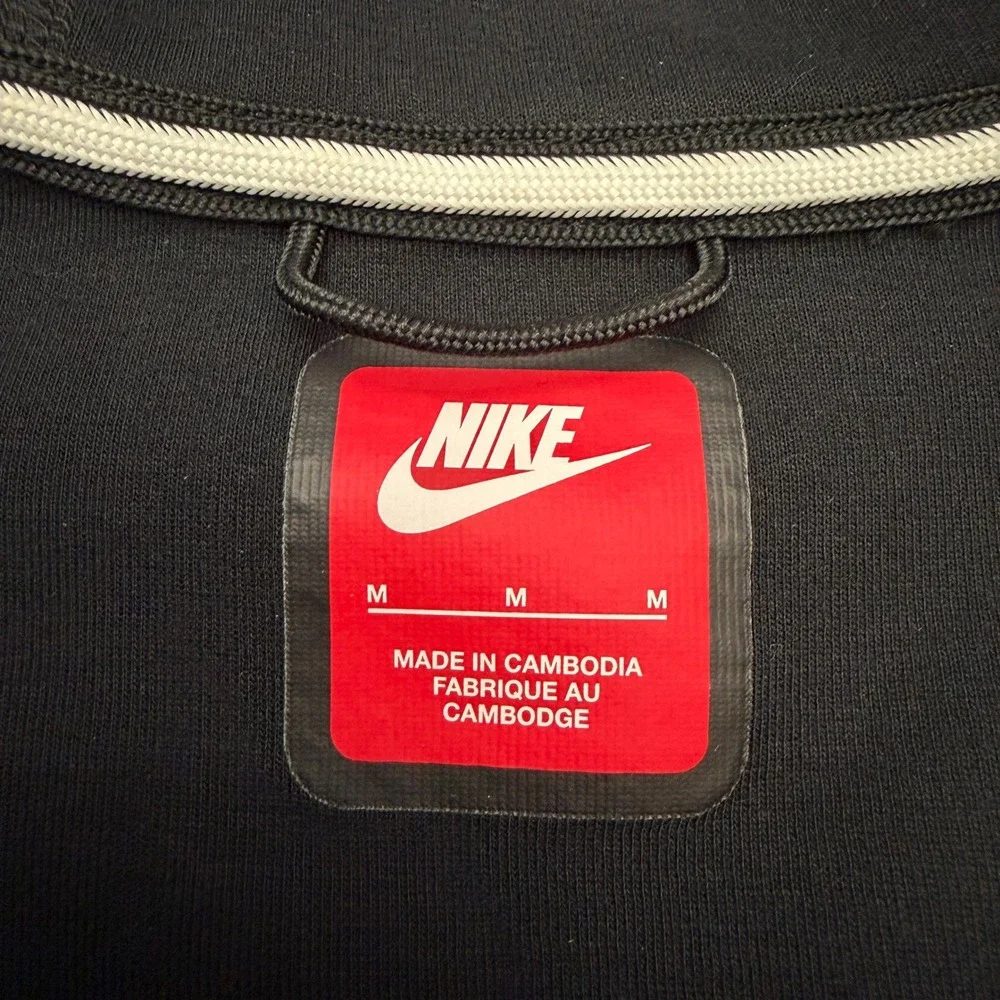 Nike sportswear tech
